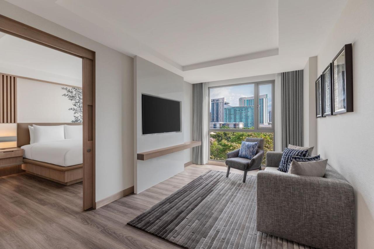 Courtyard By Marriott North Pattaya Hotel Екстериор снимка